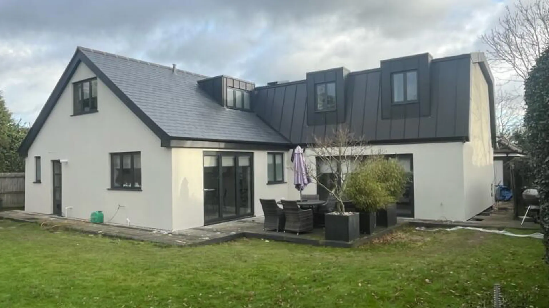 EWI And Silicone Render In Eight Ash Green2